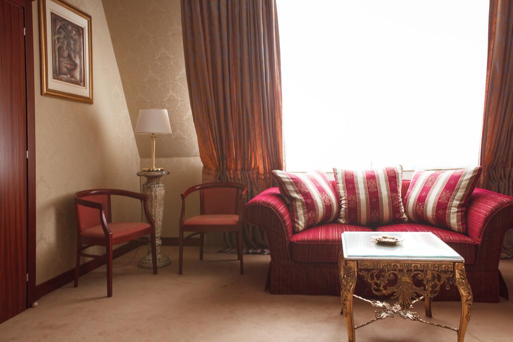 Aurora Premier Hotel Kharkov Luaran gambar