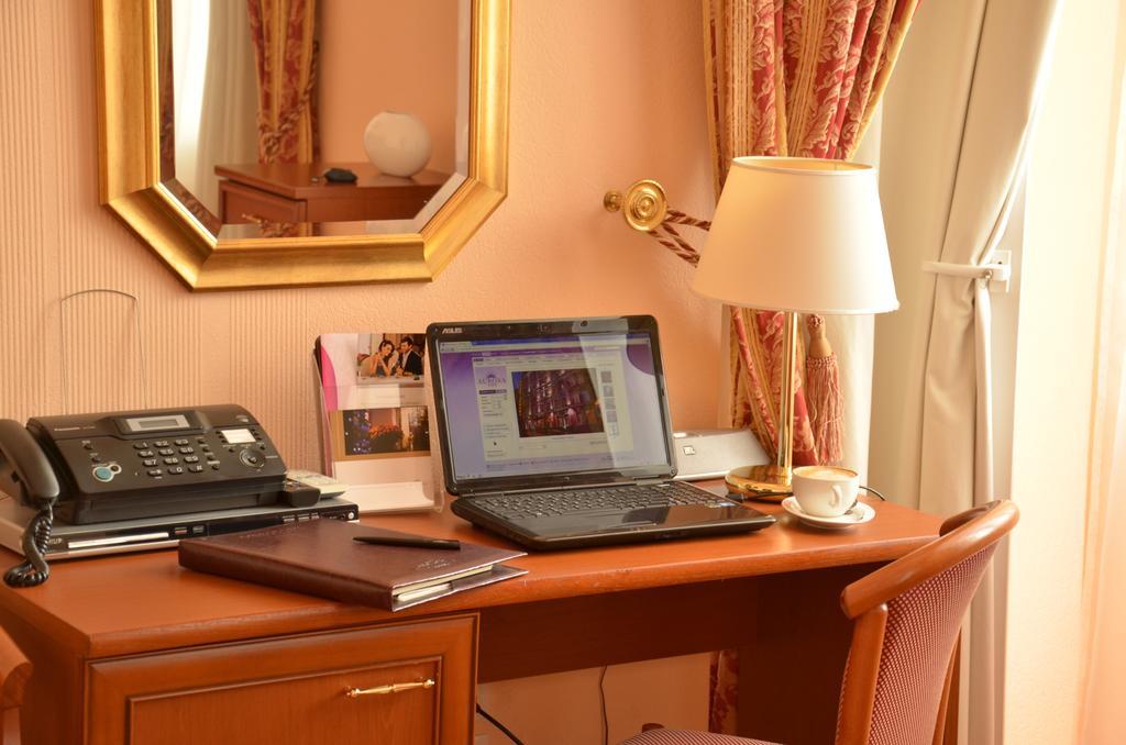 Aurora Premier Hotel Kharkov Luaran gambar