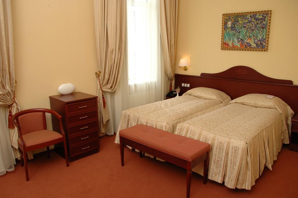Aurora Premier Hotel Kharkov Luaran gambar