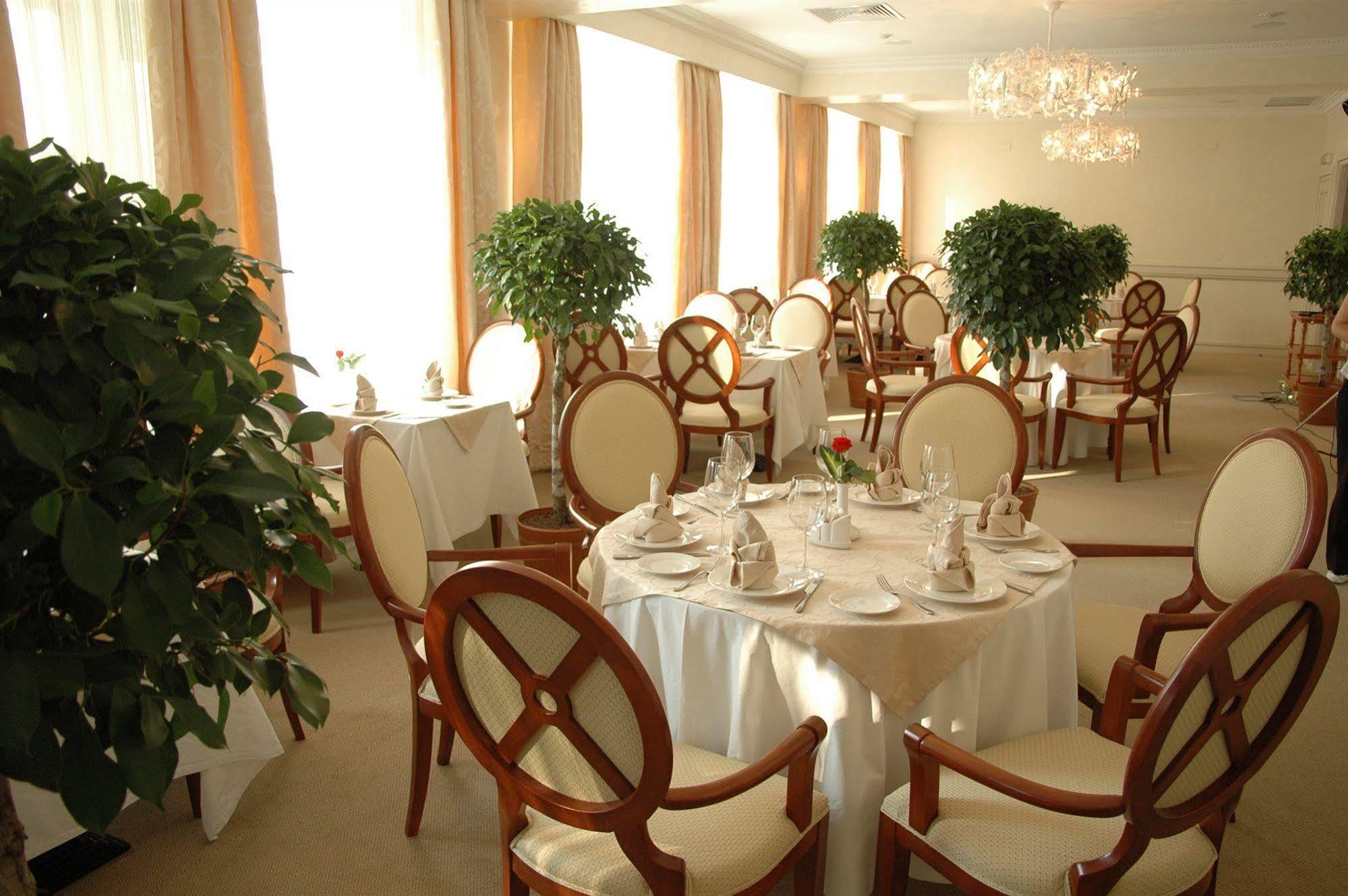 Aurora Premier Hotel Kharkov Luaran gambar