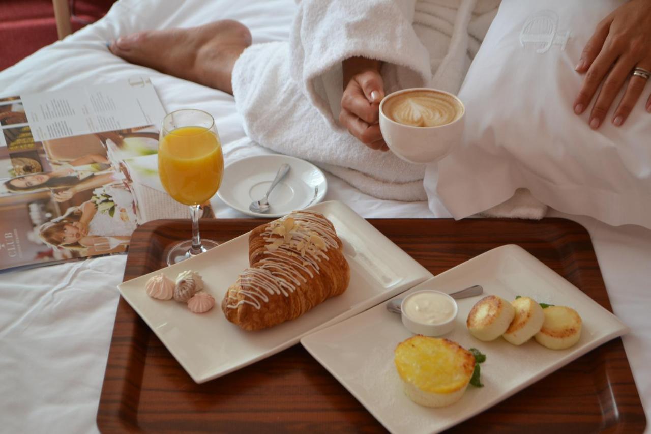 Aurora Premier Hotel Kharkov Luaran gambar